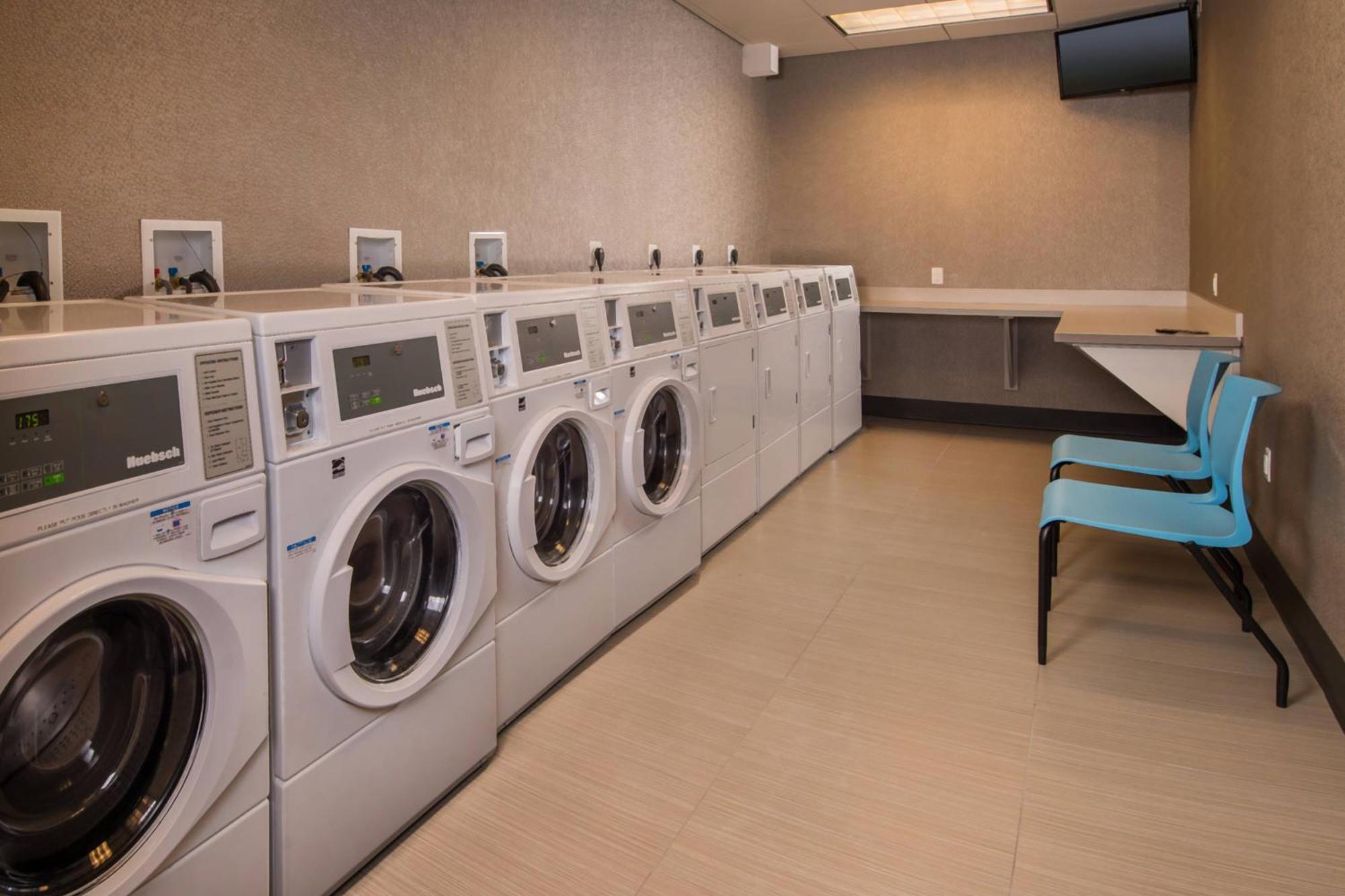 Fairfield Inn & Suites By Marriott Altoona Bagian luar foto