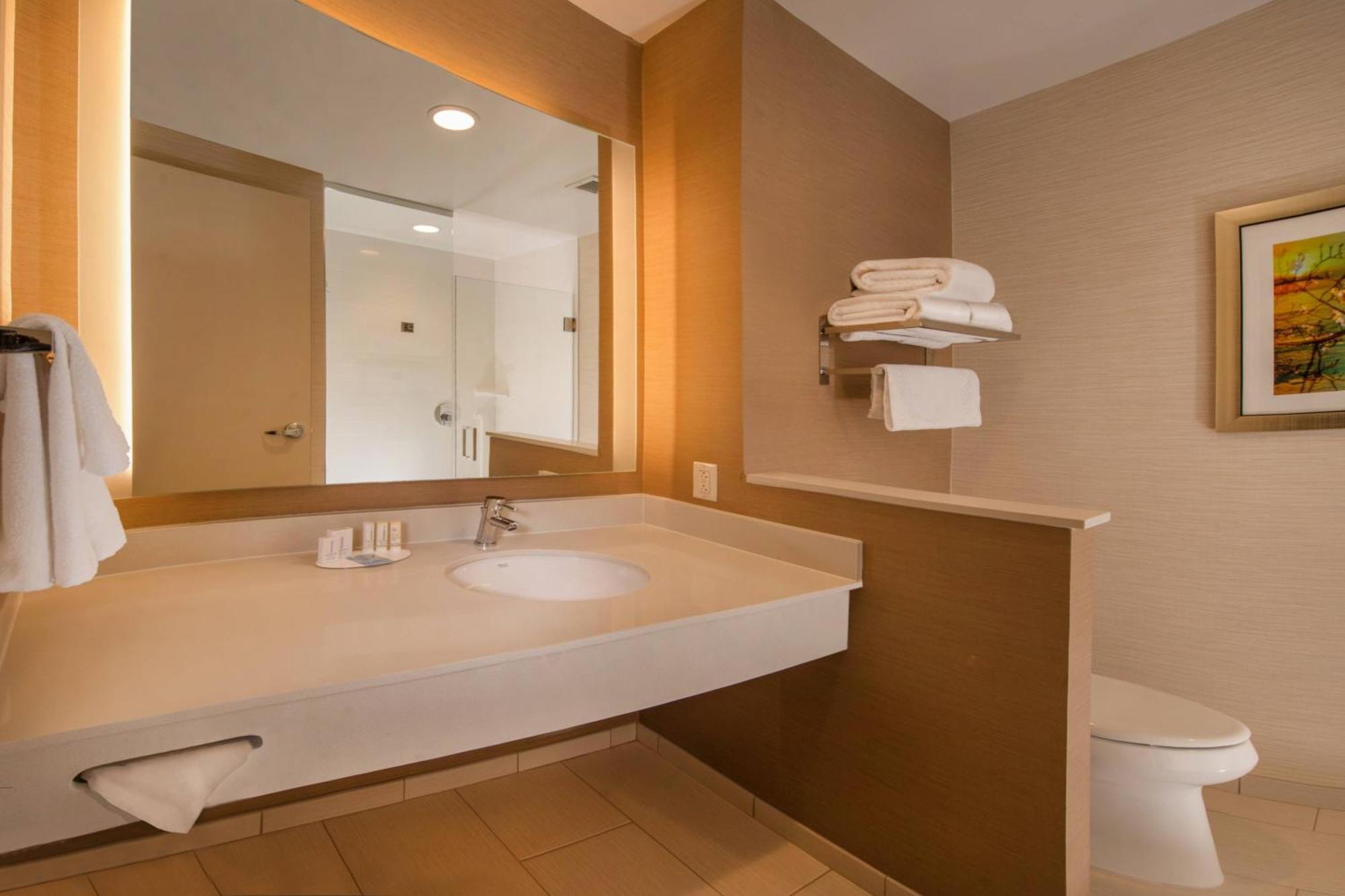 Fairfield Inn & Suites By Marriott Altoona Bagian luar foto
