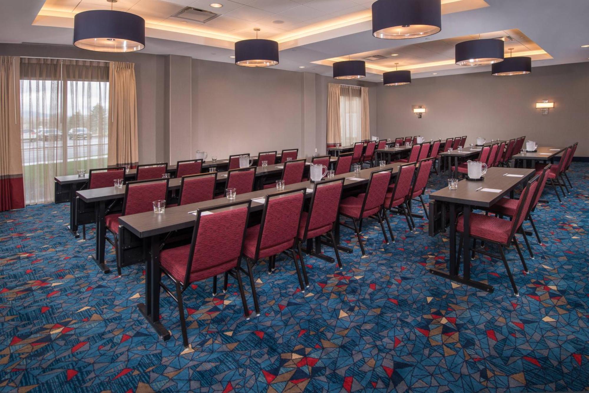 Fairfield Inn & Suites By Marriott Altoona Bagian luar foto