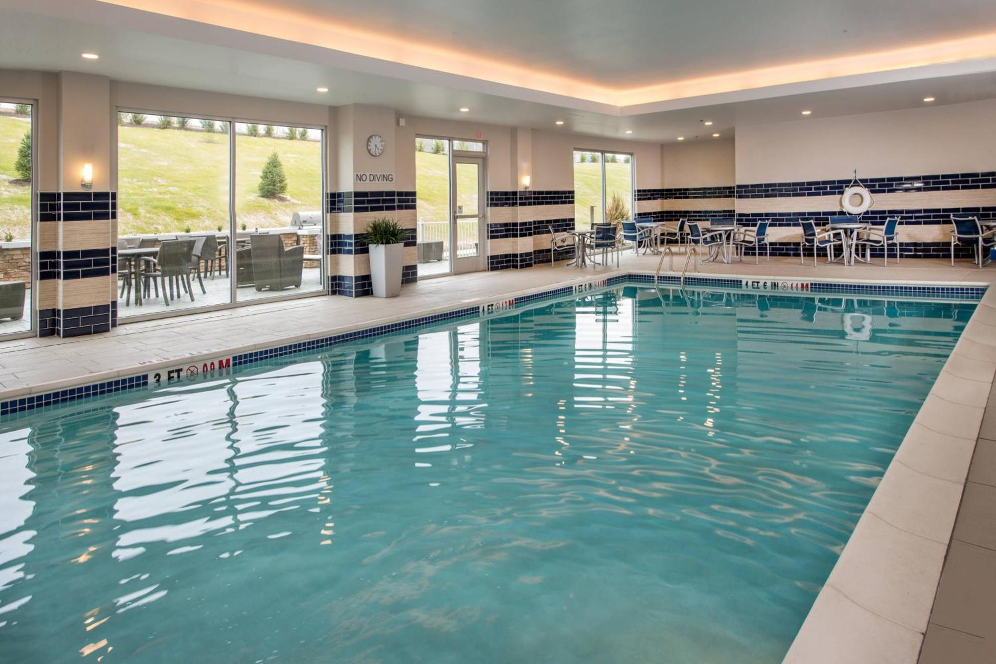 Fairfield Inn & Suites By Marriott Altoona Bagian luar foto