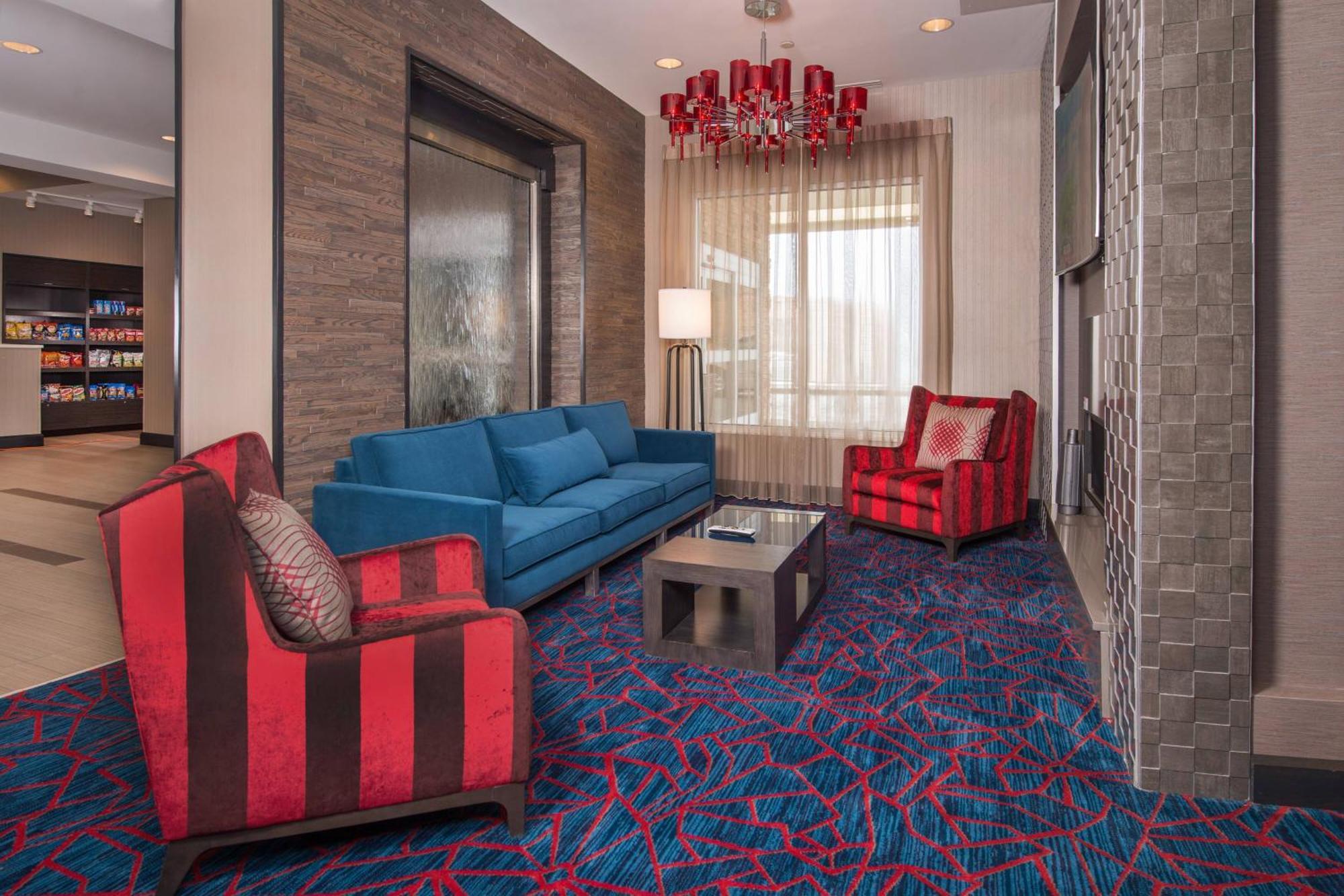 Fairfield Inn & Suites By Marriott Altoona Bagian luar foto